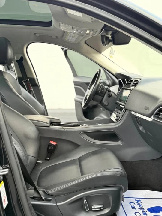 2019 Jaguar F-Pace - Image 10 of 18