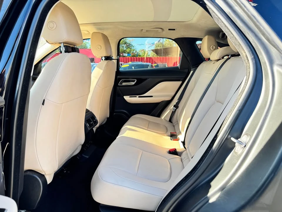 2019 Jaguar F-Pace - Image 12 of 17
