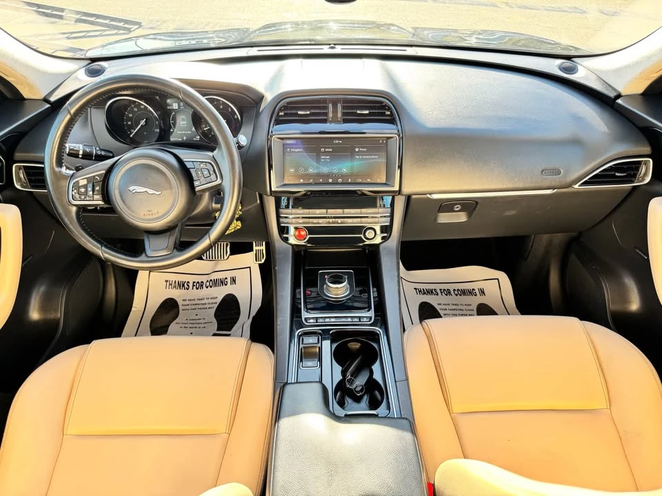 2019 Jaguar F-Pace - Image 14 of 17