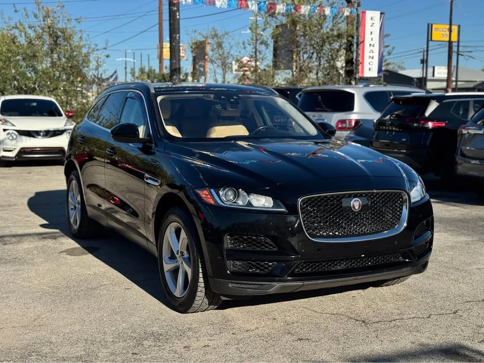 2019 Jaguar F-Pace - Image 3 of 17