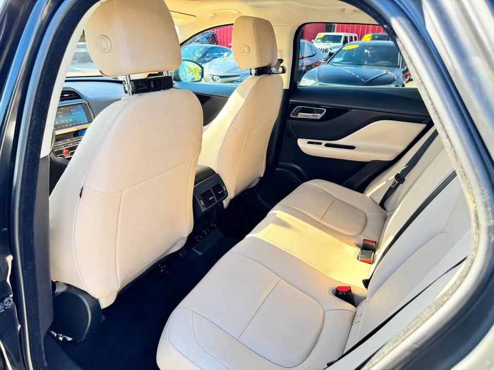2019 Jaguar F-Pace - Image 13 of 17