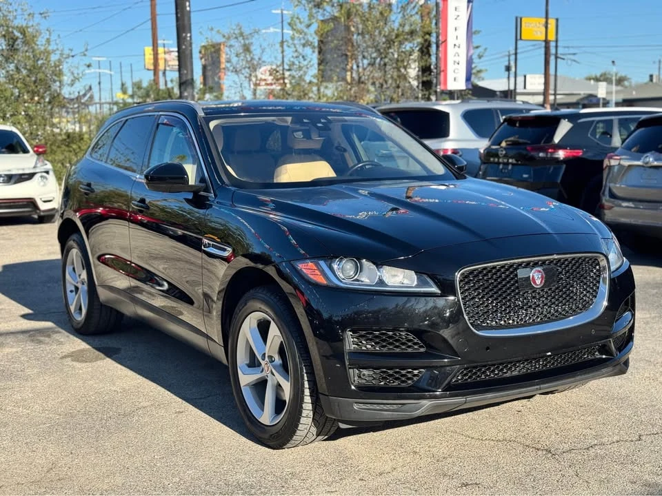 2019 Jaguar F-Pace - Image 4 of 17
