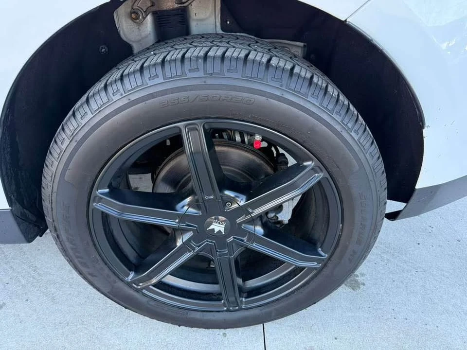 2019 Jaguar F-Pace - Image 9 of 12