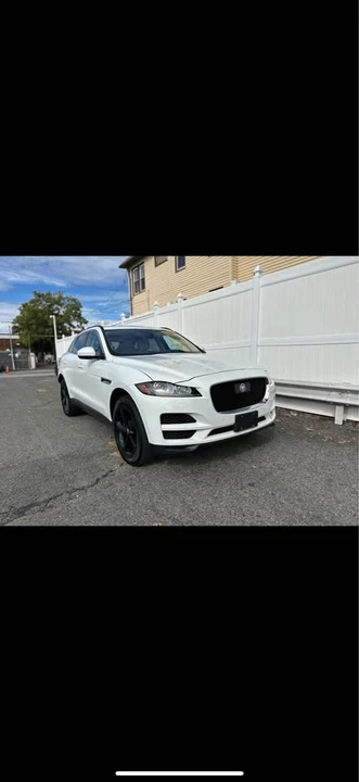 2019 Jaguar F-Pace - Image 14 of 15