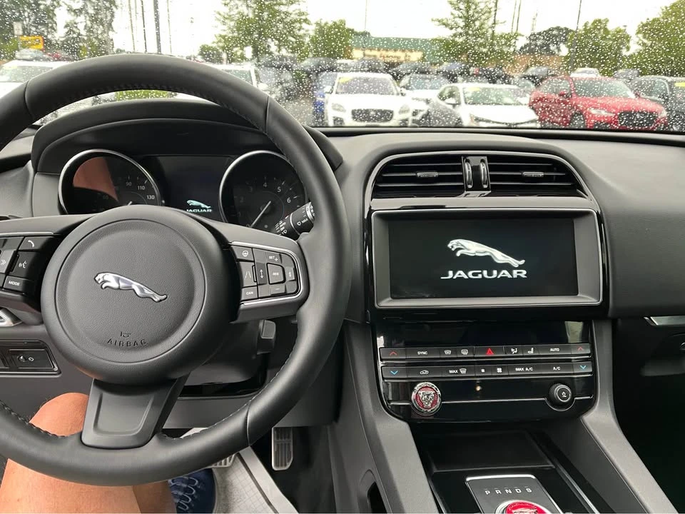 2019 Jaguar F-Pace - Image 5 of 7