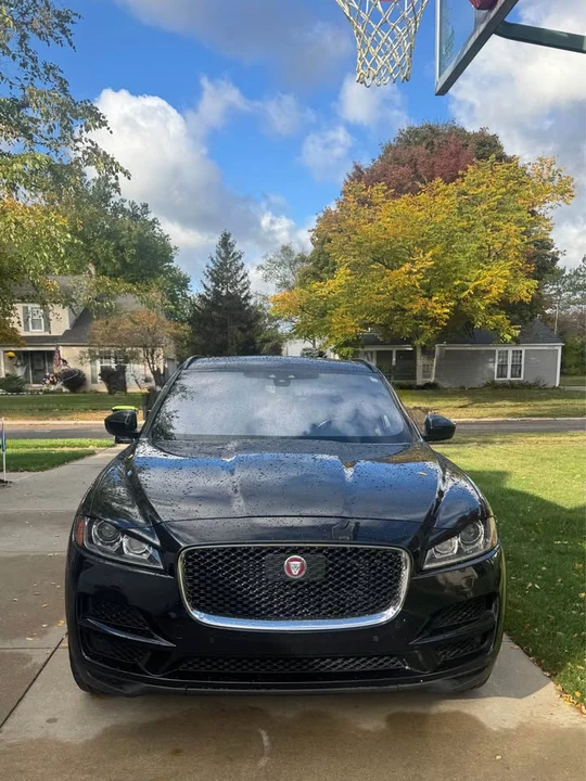 2019 Jaguar F-Pace - Image 2 of 7