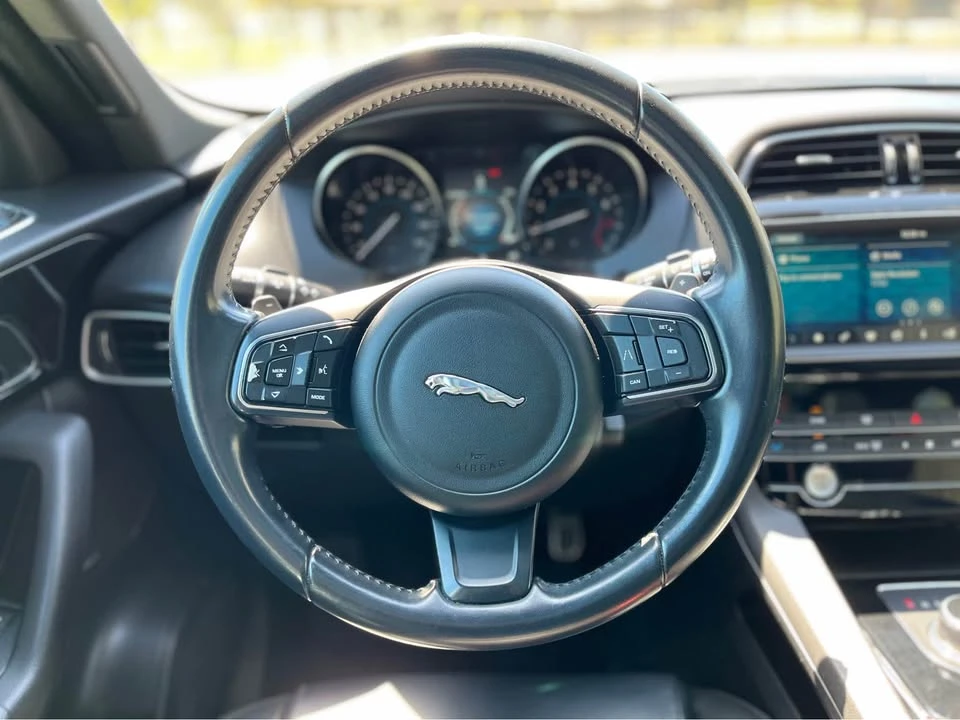 2019 Jaguar F-Pace - Image 16 of 19
