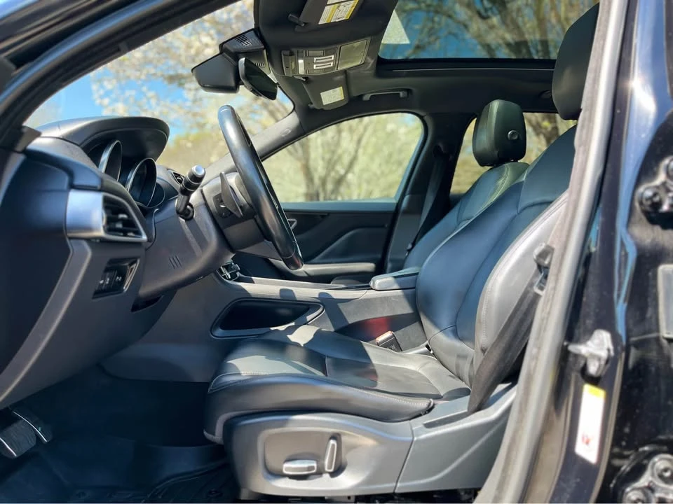 2019 Jaguar F-Pace - Image 13 of 19