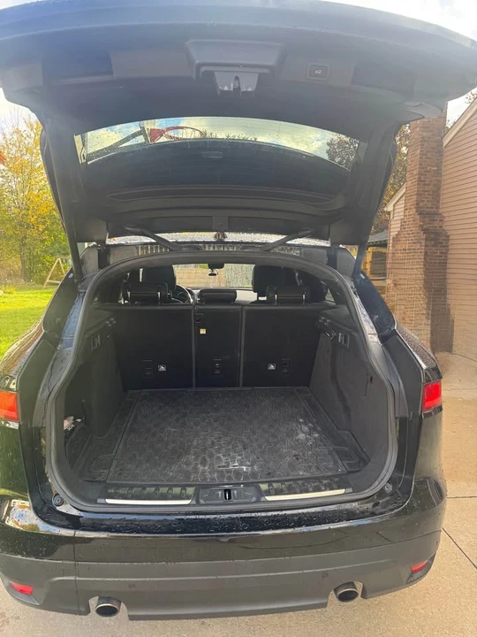 2019 Jaguar F-Pace - Image 6 of 7