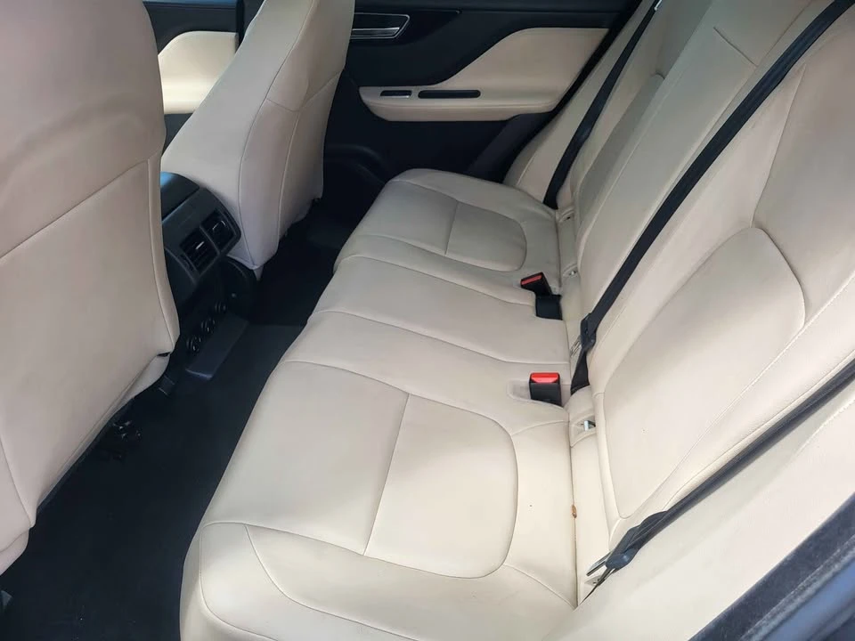 2019 Jaguar F-Pace - Image 11 of 12