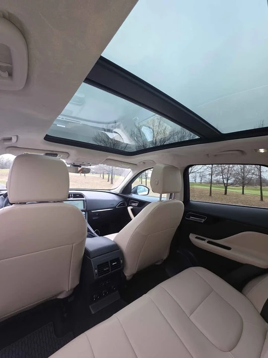 2019 Jaguar F-Pace - Image 15 of 20