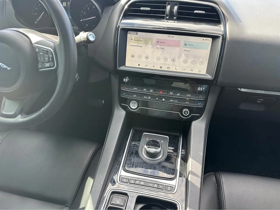 2019 Jaguar F-Pace - Image 10 of 13