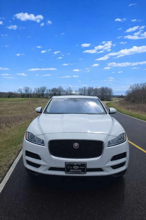 2019 Jaguar F-Pace - Image 2 of 20
