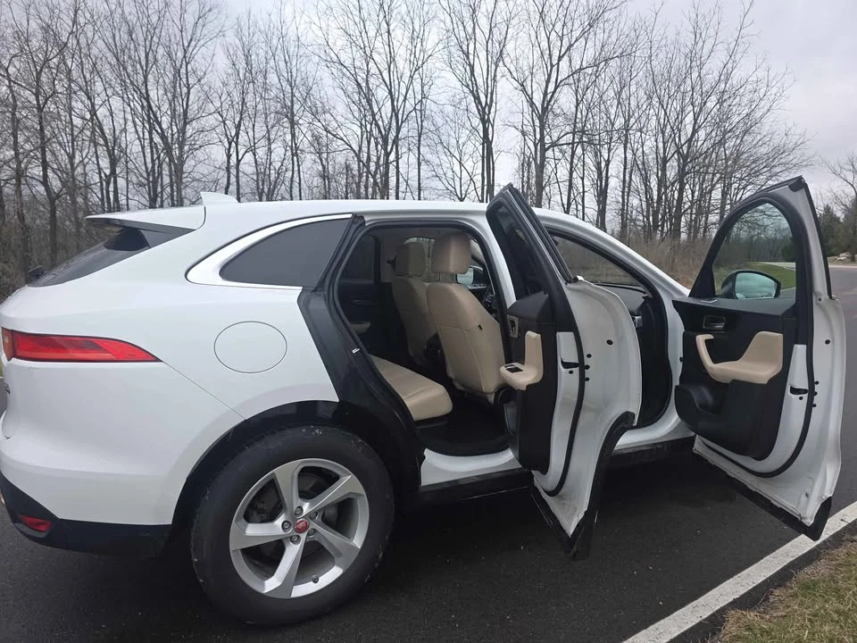 2019 Jaguar F-Pace - Image 11 of 20