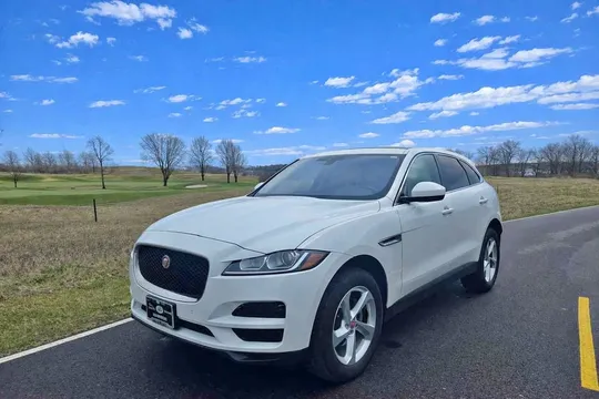 2019 Jaguar F-PACE 25t Premium Sport Utility 4D