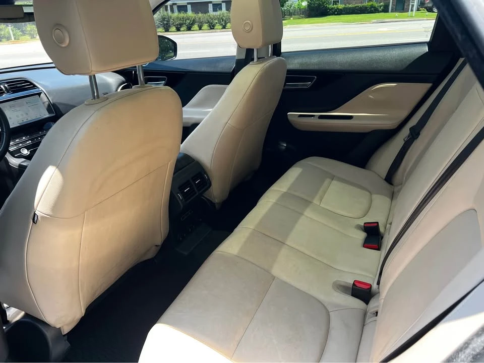 2019 Jaguar F-Pace - Image 5 of 12