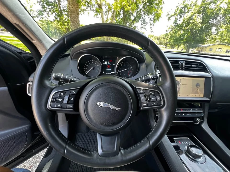 2019 Jaguar F-Pace - Image 10 of 12