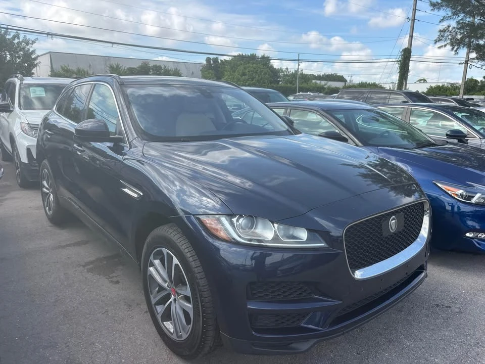 2019 Jaguar F-Pace - Image 2 of 10