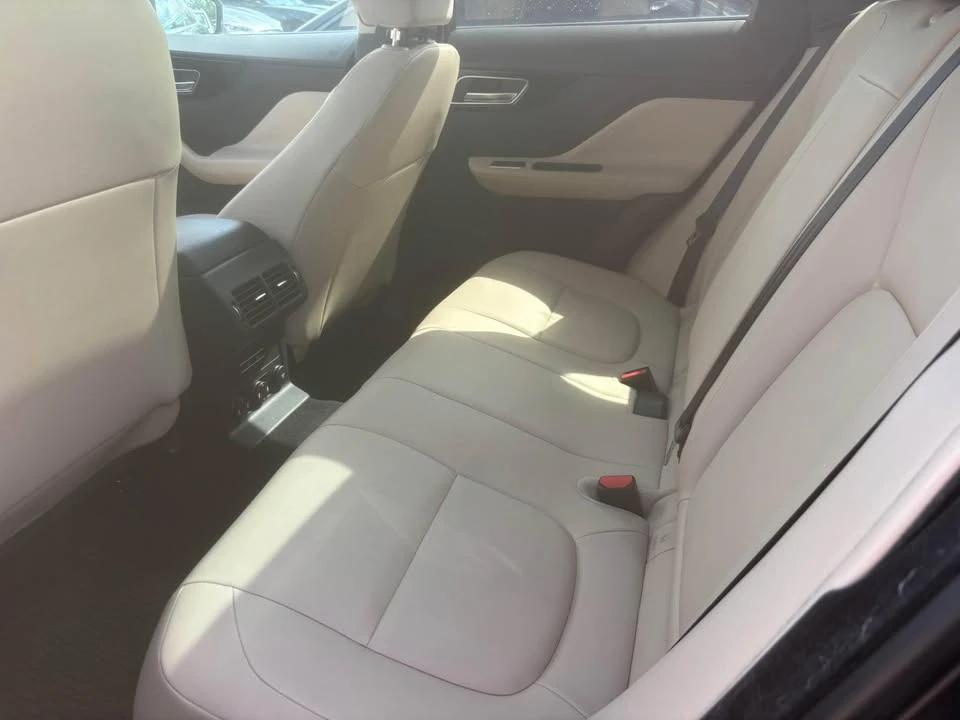 2019 Jaguar F-Pace - Image 6 of 10