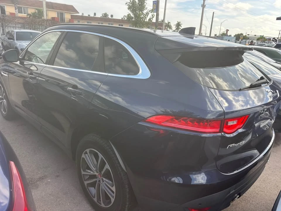 2019 Jaguar F-Pace - Image 4 of 10