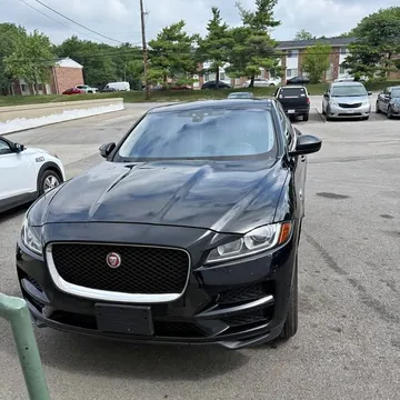 2019 Jaguar F-PACE 25t Premium Sport Utility 4D