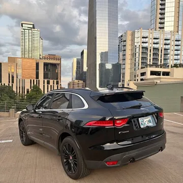 2019 Jaguar F-PACE 25t Premium Sport Utility 4D