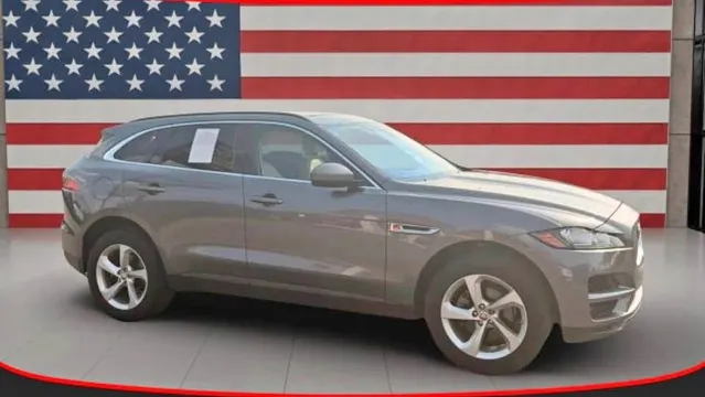 2019 Jaguar F-PACE 25t Premium Sport Utility 4D