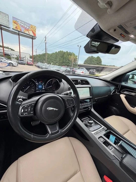 2019 Jaguar F-Pace - Image 10 of 20