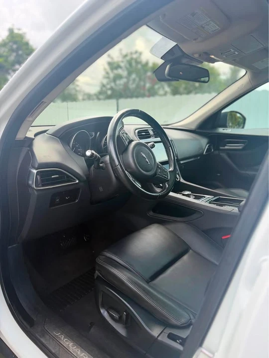 2019 Jaguar F-Pace - Image 7 of 20