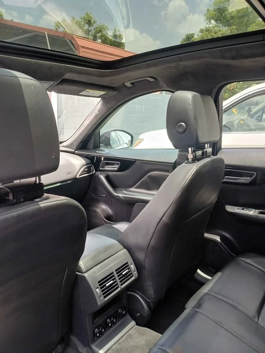 2019 Jaguar F-Pace - Image 8 of 16