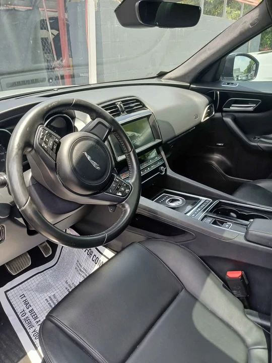 2019 Jaguar F-Pace - Image 12 of 16