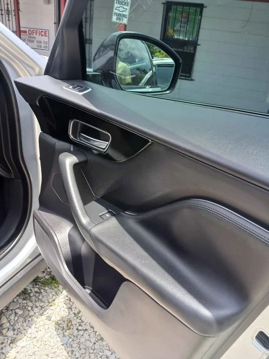 2019 Jaguar F-Pace - Image 14 of 16
