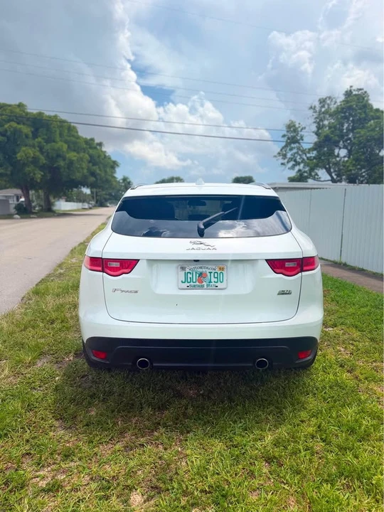 2019 Jaguar F-Pace - Image 9 of 20