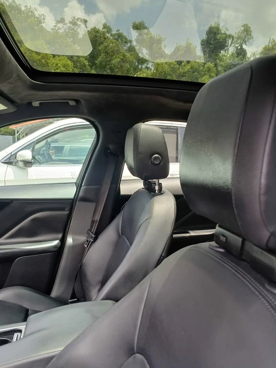2019 Jaguar F-Pace - Image 13 of 16