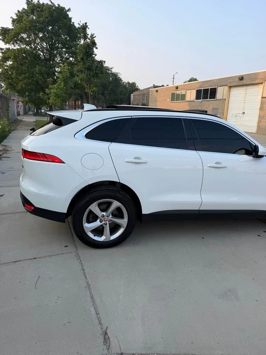 2019 Jaguar F-Pace - Image 2 of 7