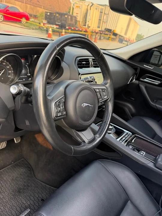 2019 Jaguar F-Pace - Image 4 of 7