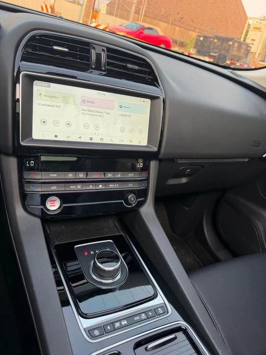 2019 Jaguar F-Pace - Image 5 of 7