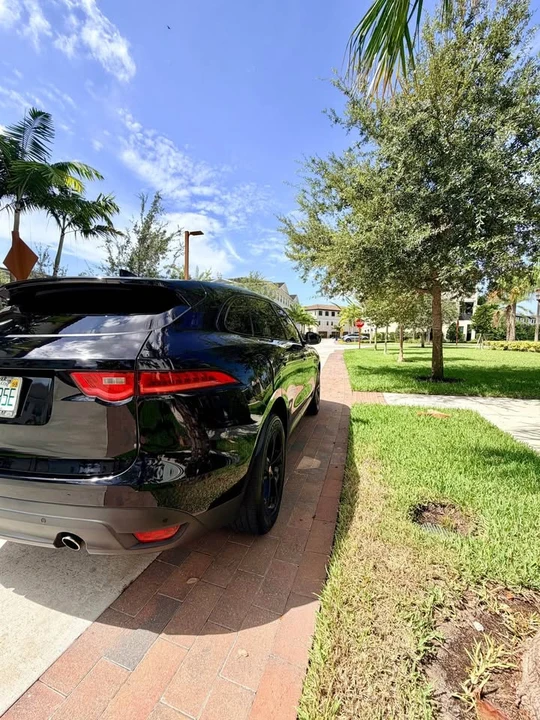 2019 Jaguar F-Pace - Image 6 of 7