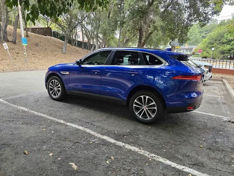 2019 Jaguar F-PACE 25t Premium Sport Utility 4D