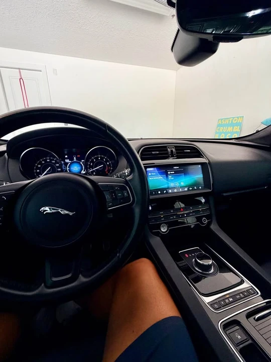 2019 Jaguar F-Pace - Image 7 of 7