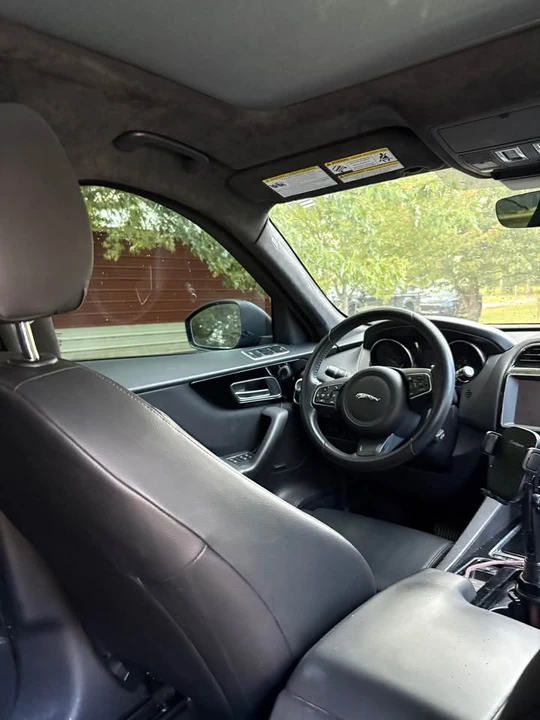 2019 Jaguar F-Pace - Image 12 of 20