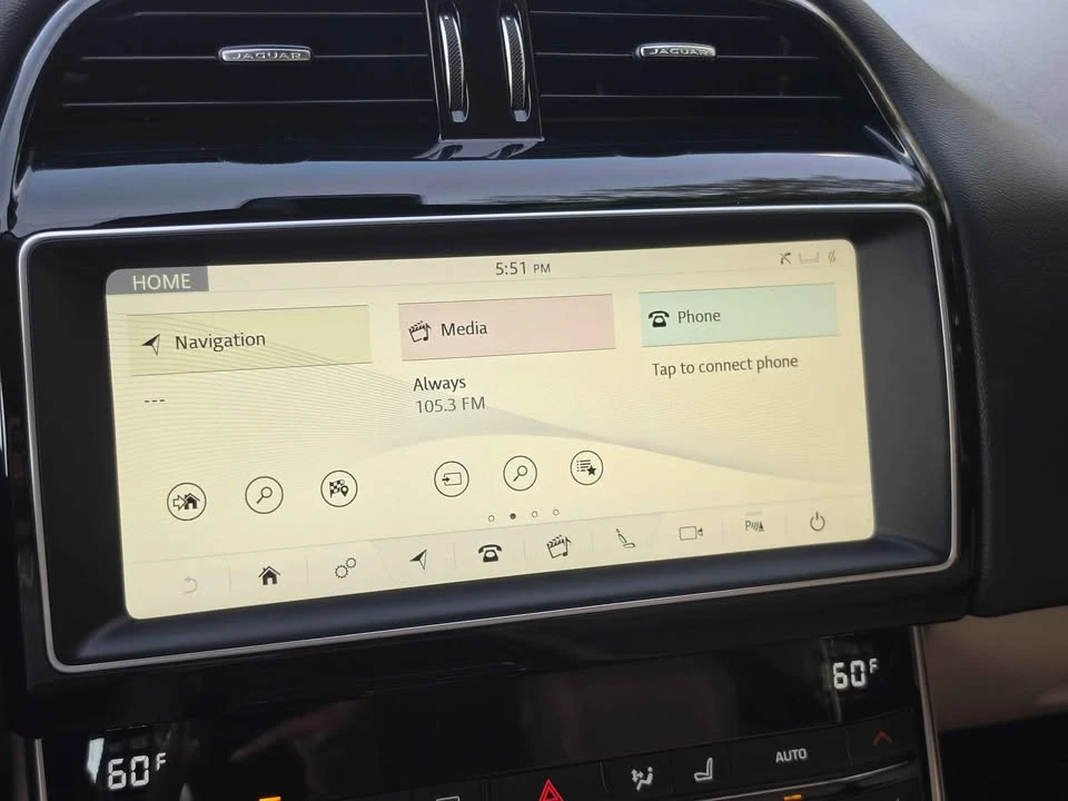 2019 Jaguar F-Pace - Image 8 of 20