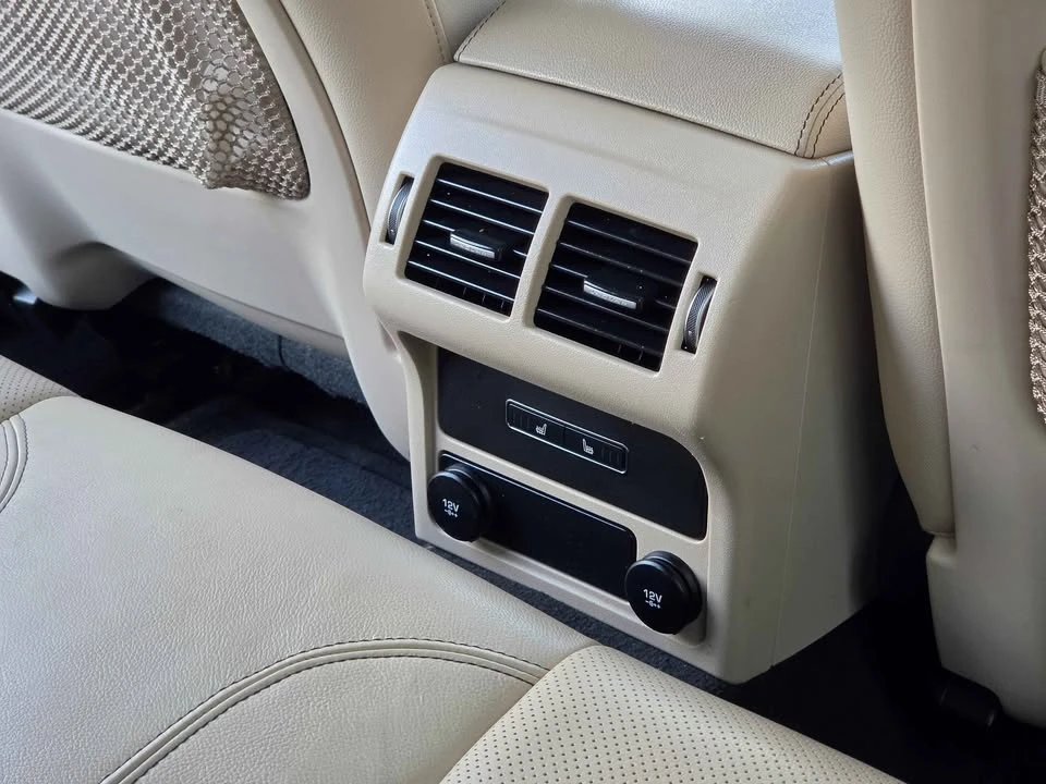 2019 Jaguar F-Pace - Image 12 of 20