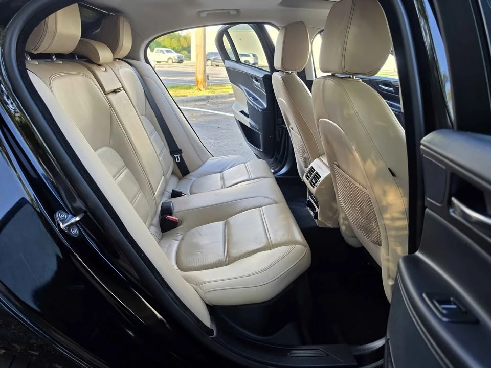 2019 Jaguar F-Pace - Image 10 of 20