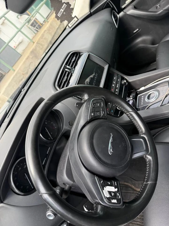 2019 Jaguar F-Pace - Image 7 of 14