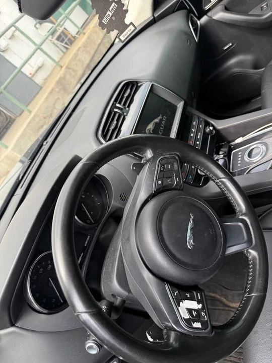 2019 Jaguar F-Pace - Image 8 of 14