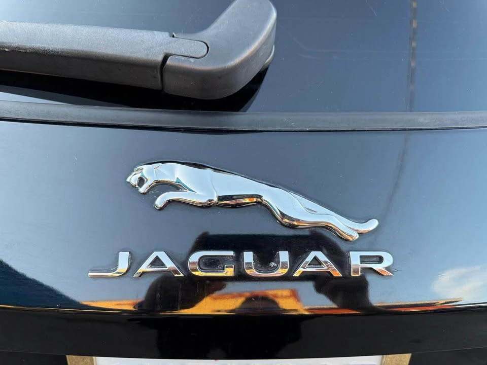 2019 Jaguar F-Pace - Image 8 of 12