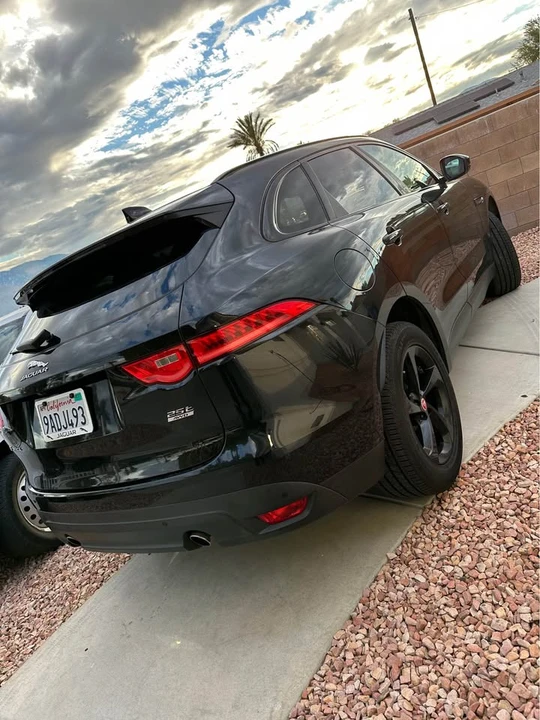 2019 Jaguar F-Pace - Image 4 of 18