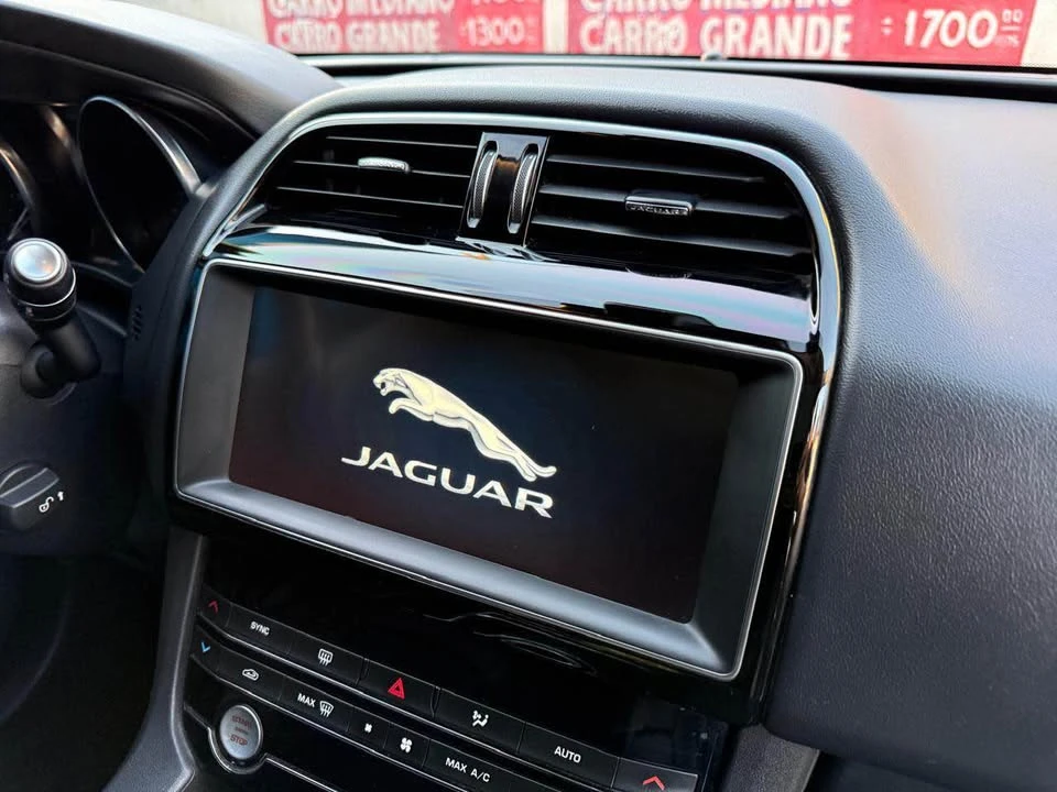 2019 Jaguar F-Pace - Image 9 of 12