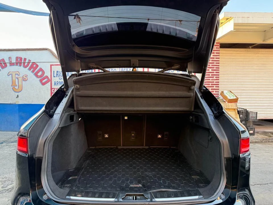 2019 Jaguar F-Pace - Image 7 of 12